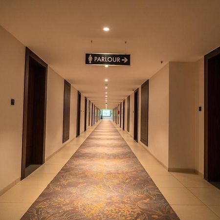 Hotel Omaya Garden Rāipur Buitenkant foto