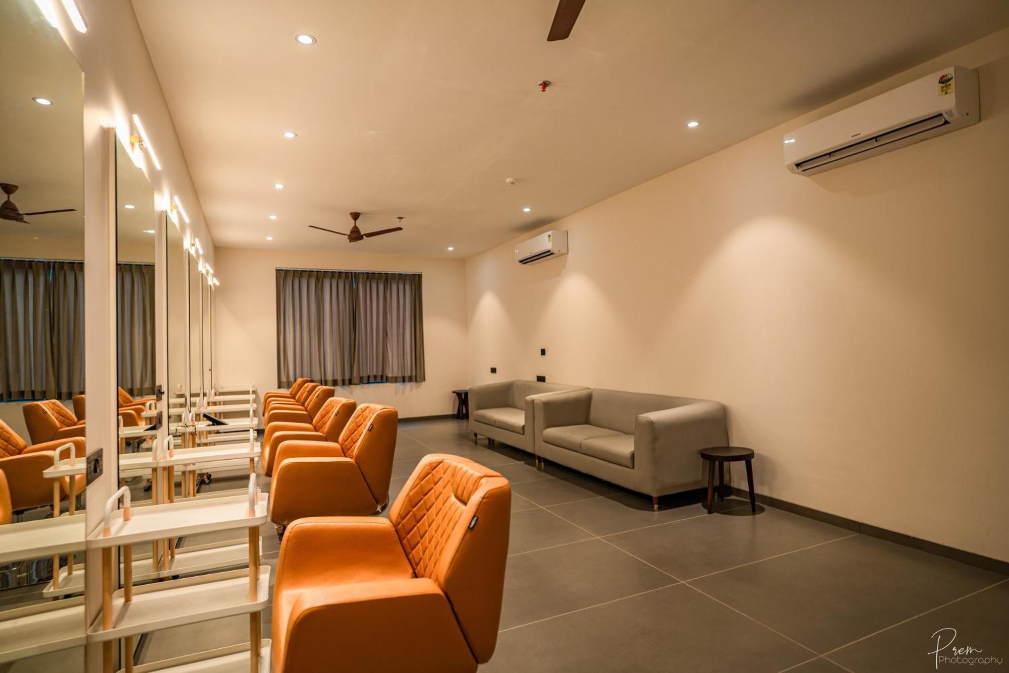 Hotel Omaya Garden Rāipur Buitenkant foto