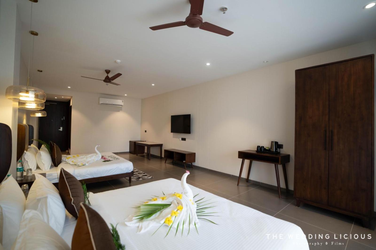 Hotel Omaya Garden Rāipur Buitenkant foto