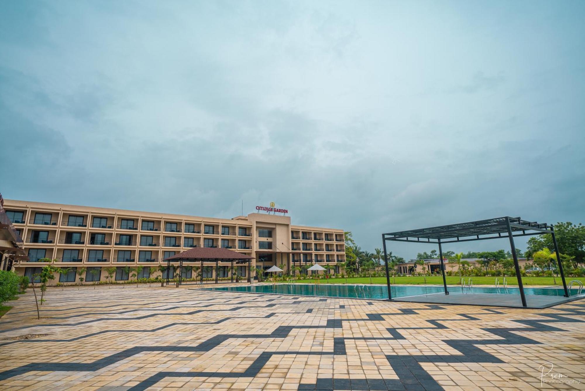 Hotel Omaya Garden Rāipur Buitenkant foto