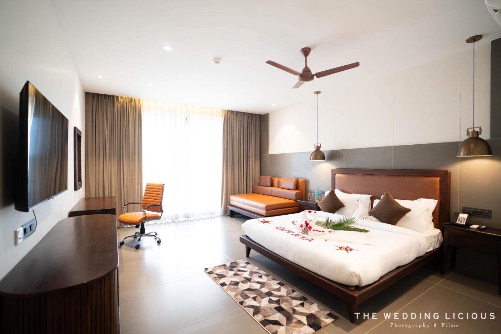 Hotel Omaya Garden Rāipur Buitenkant foto